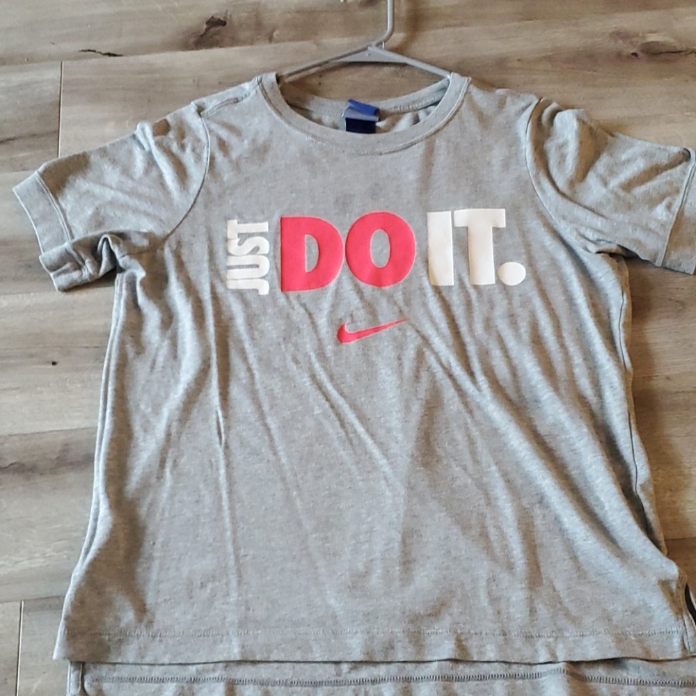 Nike tshirt